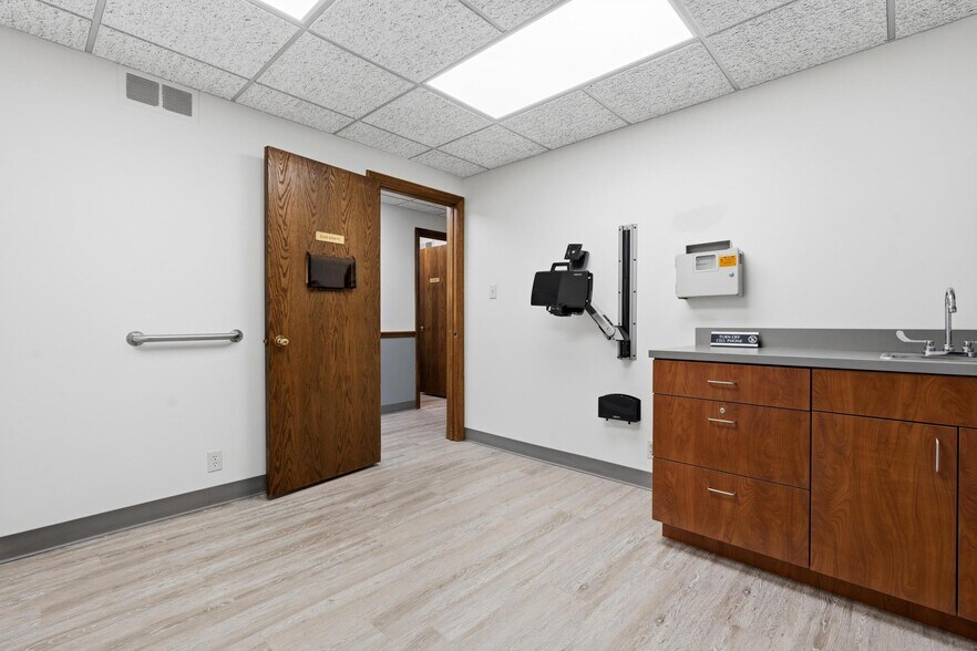 More Photos Of 244 Wilson Dr, Xenia Medical For Sale