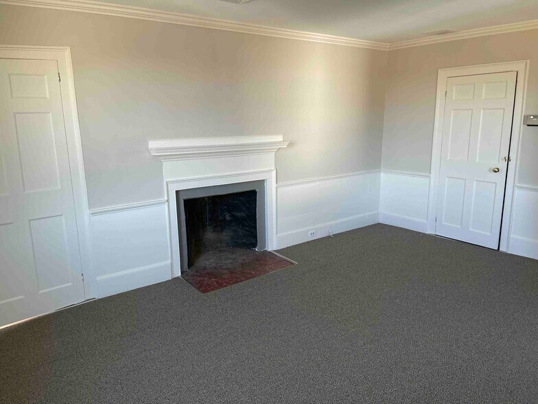 More Photos Of 510 Main St, Gorham Office For Lease