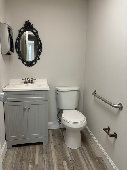 More Photos Of 9712 Belair Rd, Nottingham Medical For Lease