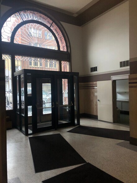 More Photos Of 130 N Main St, Butte Office For Sale