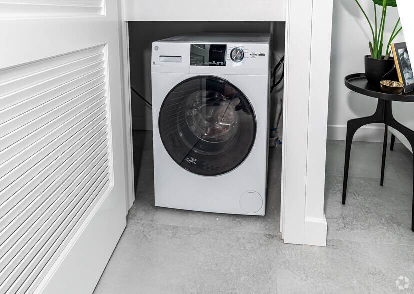 More Photos Of 99 Pratt St, Hartford Apartments For Lease