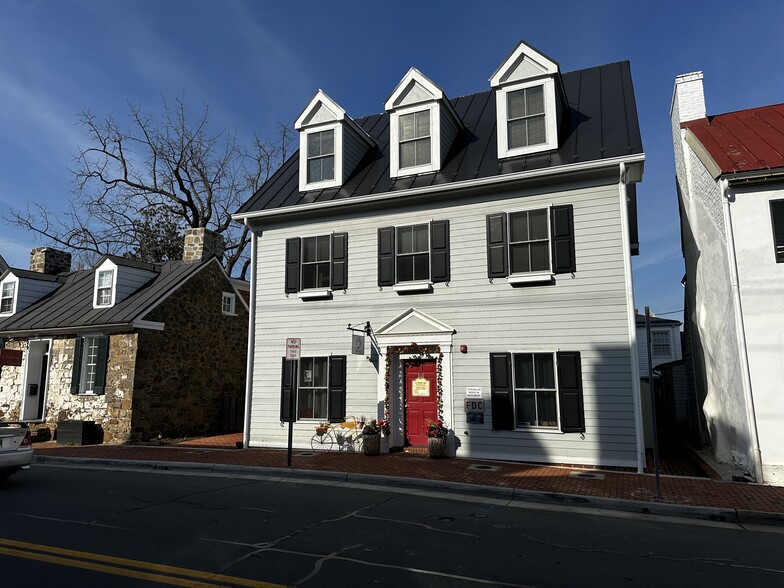 Primary Photo Of 104 Loudoun St SW, Leesburg Storefront Retail Office For Sale