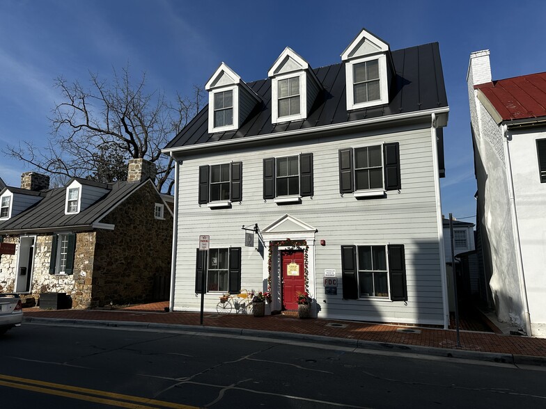 More Photos Of 104 Loudoun St SW, Leesburg Storefront Retail Office For Sale