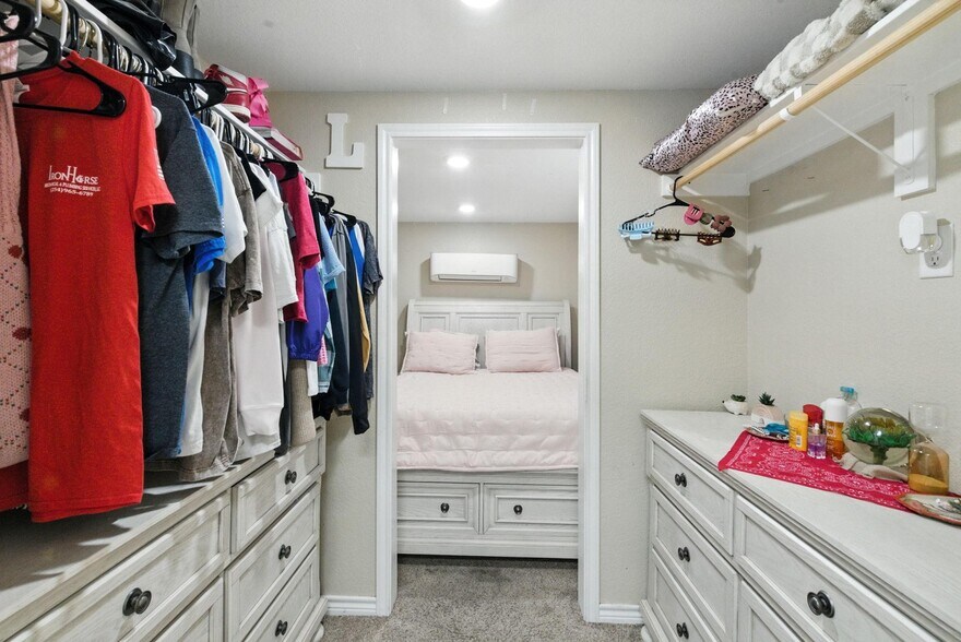 More Photos Of 104 Yuma Street, Lipan Industrial For Sale