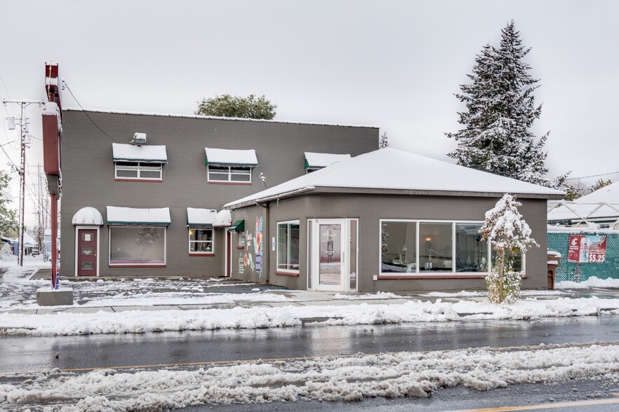 More Photos Of 2713-2715 N Monroe St, Spokane Office Residential For Lease