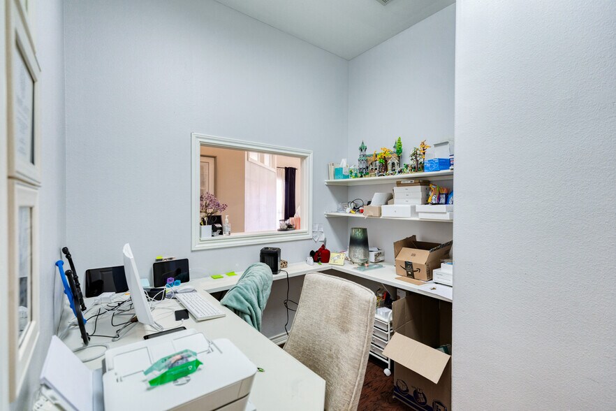 More Photos Of 12335 Hymeadow Dr, Austin Office For Sale