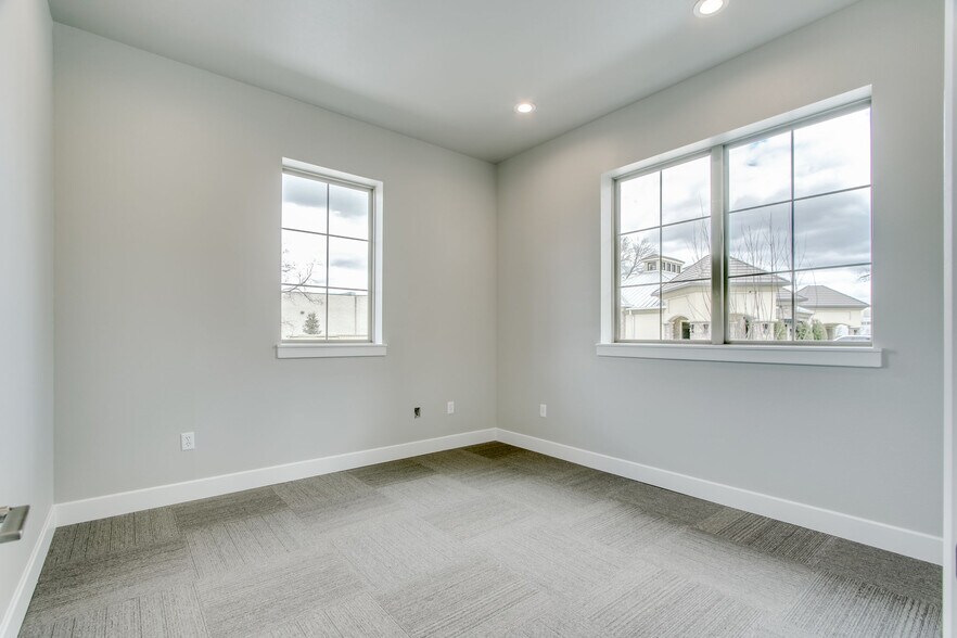 More Photos Of 360 Rufe Snow Dr, Keller Office For Lease