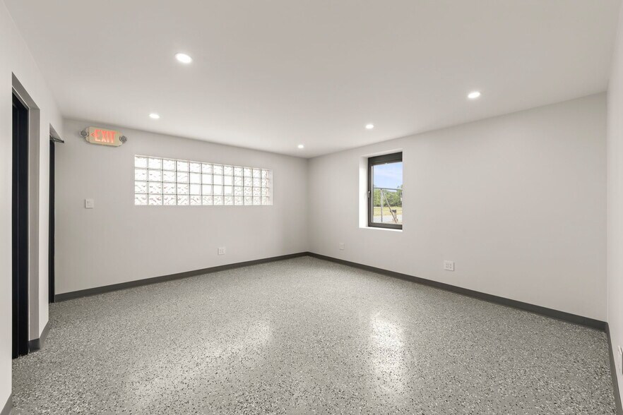 More Photos Of 103 Quarry Rd, Rochelle Warehouse For Sale