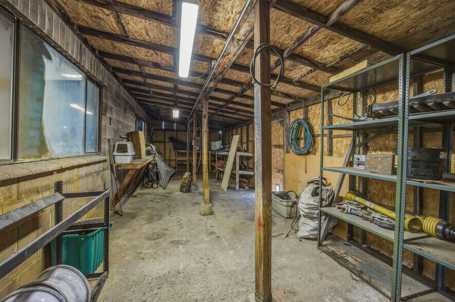 More Photos Of 391 Wine Country Rd, Prosser Freestanding For Sale