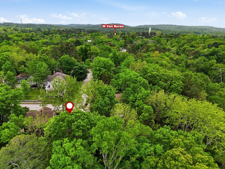 More Photos Of 5 Ojo St, Eureka Springs Hospitality For Sale