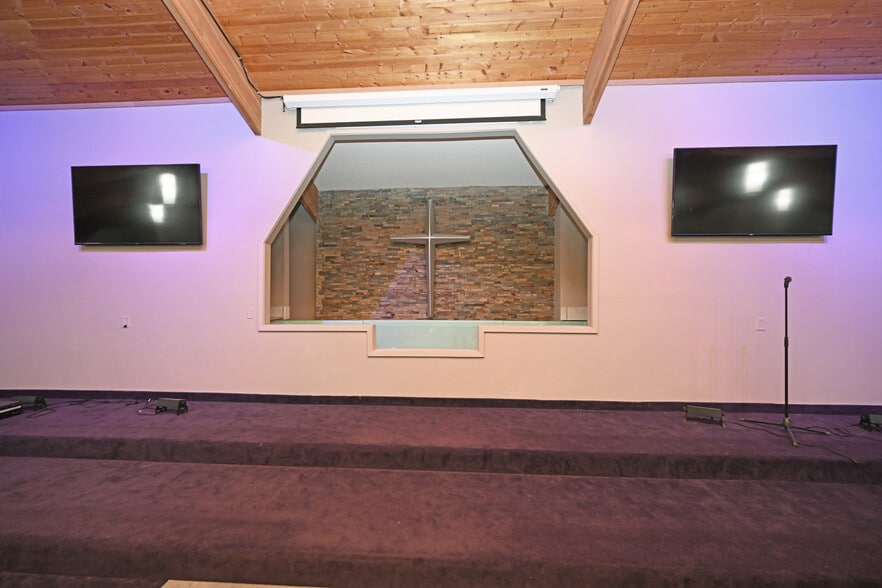 More Photos Of 5990 Michael Rd, Middletown Religious Facility For Sale