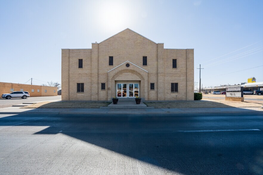 More Photos Of 1809 34th St, Lubbock Religious Facility For Sale