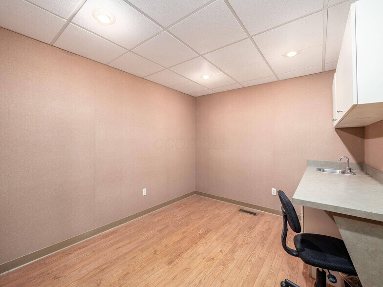 More Photos Of 4960 Middle Urbana Rd, Springfield Medical For Sale
