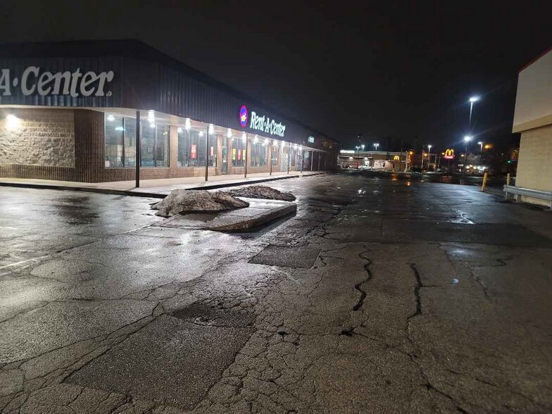 More Photos Of 820-850 Lake Ave, Rochester Unknown For Lease