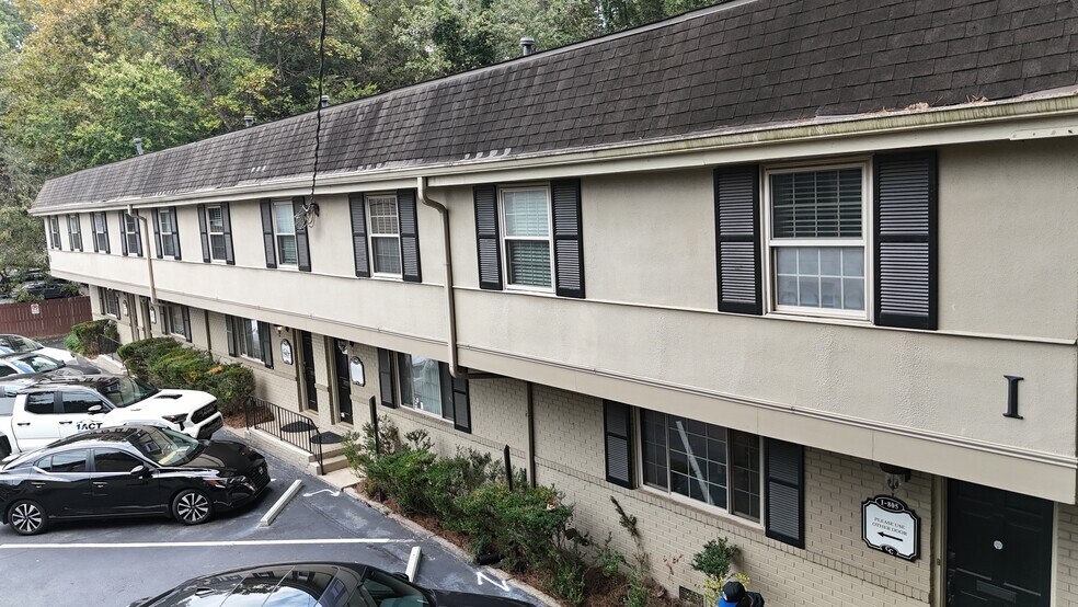 More Photos Of 4651 Roswell Rd NE, Atlanta Medical For Lease
