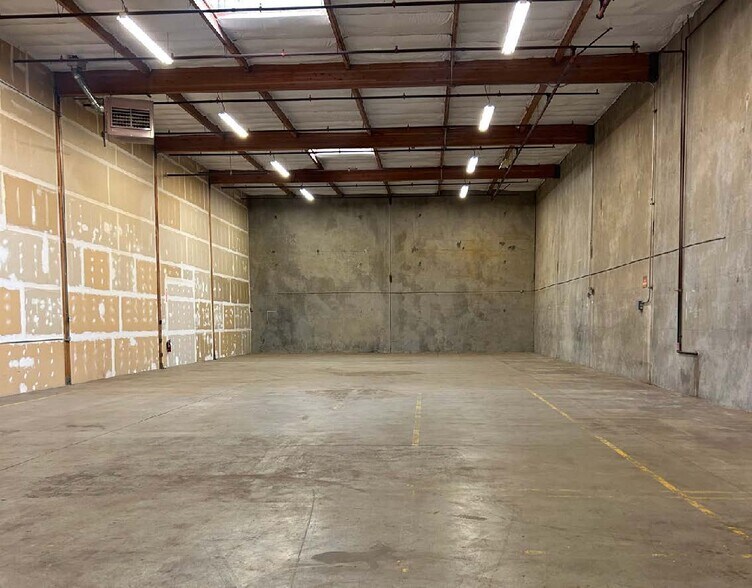 More Photos Of 13200-13214 NE Whitaker Way, Portland Manufacturing For Lease