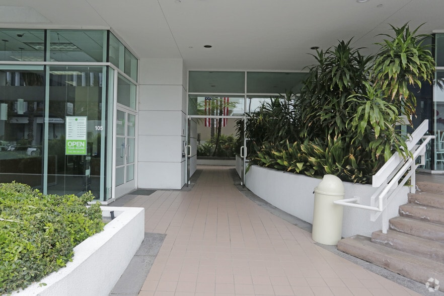 More Photos Of 3201 Wilshire Blvd, Santa Monica Office For Lease