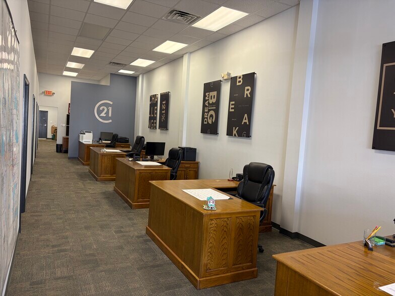 More Photos Of 230 Central Ave W, Winter Haven Storefront For Lease