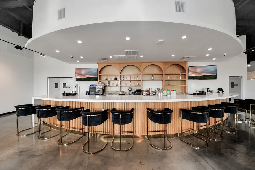 More Photos Of 30625 Kingsland Blvd, Brookshire Storefront For Sale