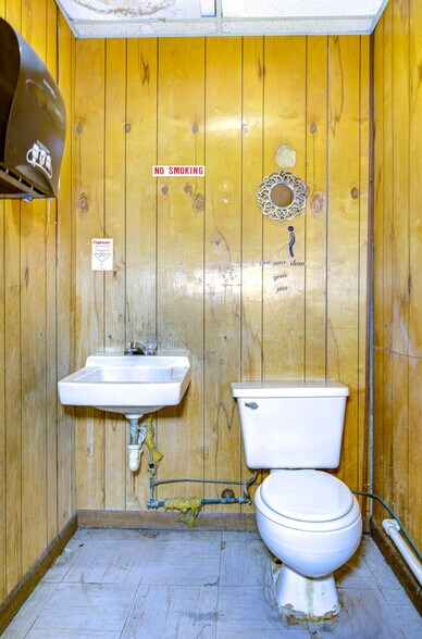 More Photos Of 75 Centrex Dr, Vicksburg Industrial For Lease