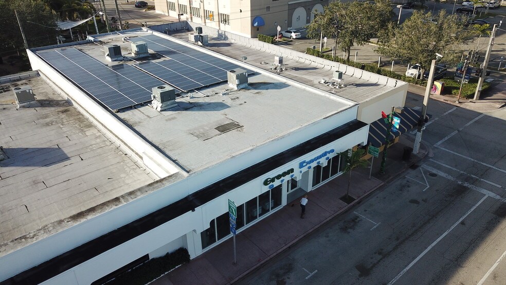 More Photos Of 1946 Tyler St, Hollywood Office For Lease