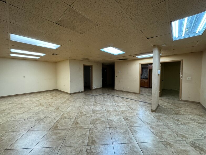 More Photos Of 1010 Us-27 Hwy, Sebring Office For Lease