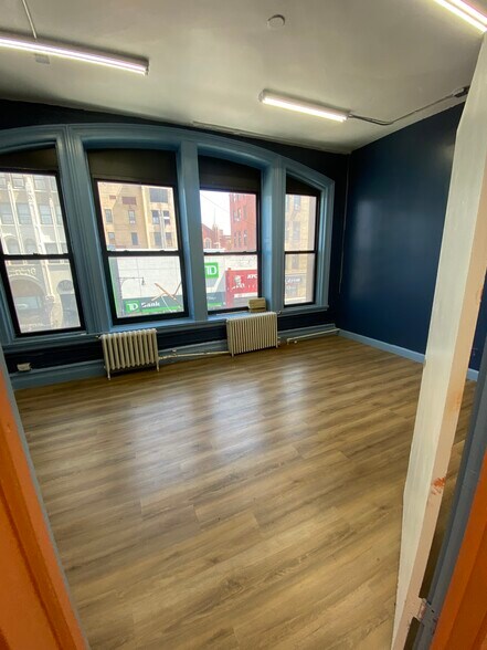 More Photos Of 370 E 149th St, Bronx Office For Lease