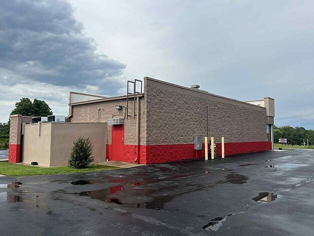 More Photos Of 71 Lois Moore Dr, Scottsville Restaurant For Sale