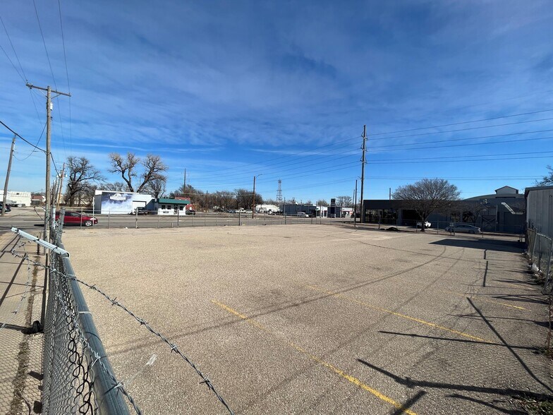 More Photos Of 1001 E Central Ave, Wichita Light Distribution For Sale