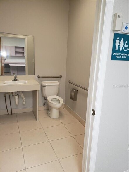 More Photos Of 616 E St, Clearwater Medical For Sale