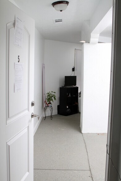 More Photos Of 1636 S Clovis Ave, Fresno Specialty For Sale