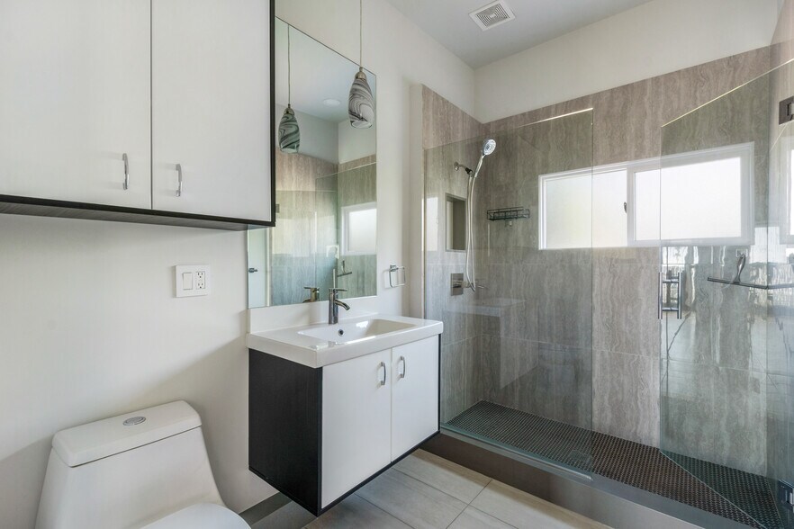 More Photos Of 1702 Hermosa Ave, Hermosa Beach Apartments For Sale