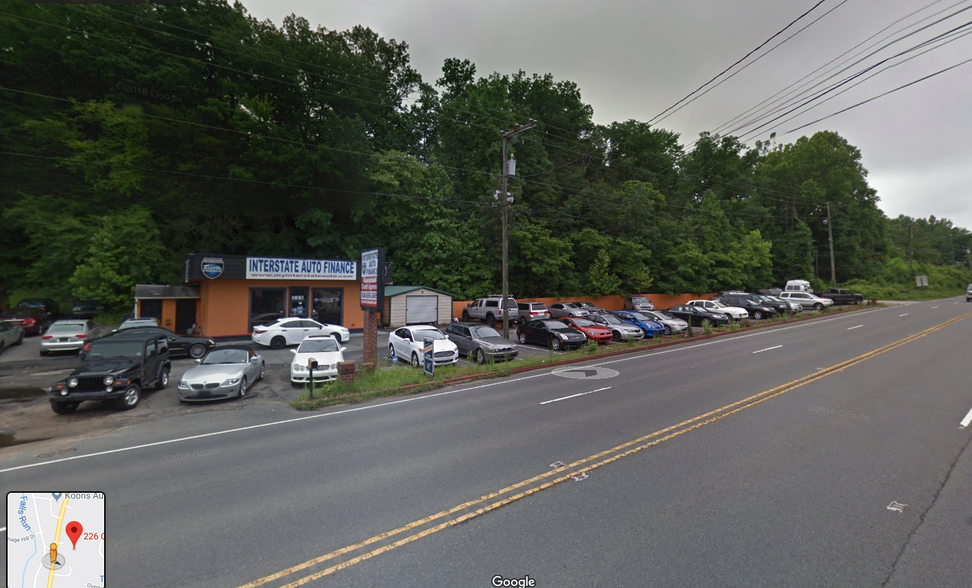 Primary Photo Of 226 Cambridge St, Fredericksburg Auto Dealership For Lease