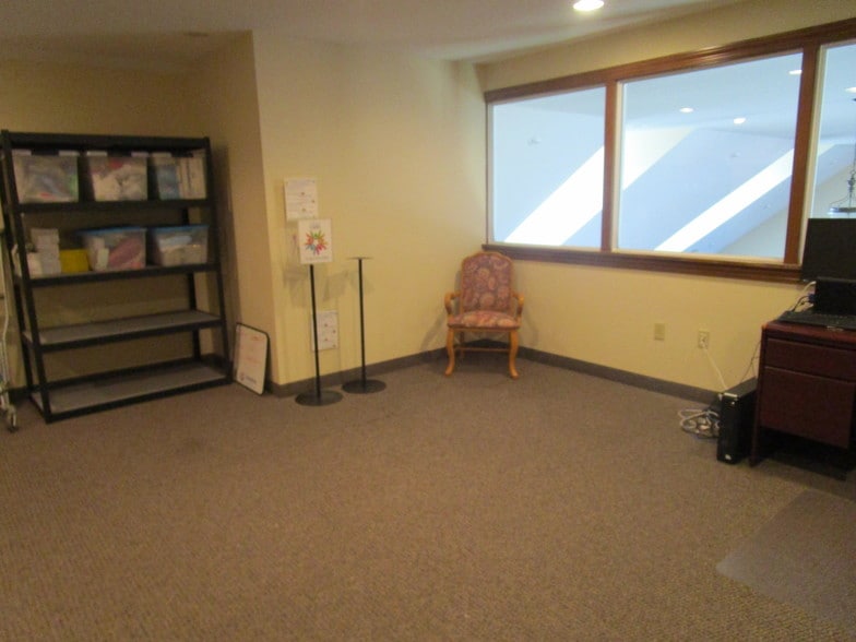 More Photos Of 23 Forry St, Newark Office Residential For Lease