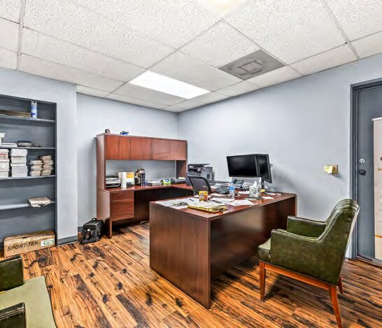 More Photos Of 936 Old Dixie Hwy, Vero Beach Warehouse For Lease