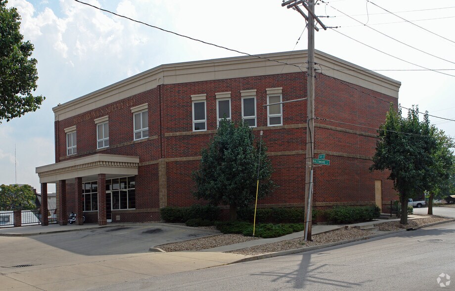 More Photos Of 4100 Main St, Kansas City Showroom For Sale