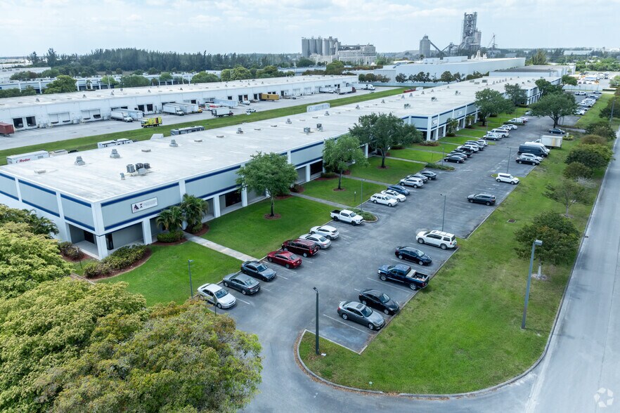More Photos Of 11700 NW 101st Rd, Medley Warehouse For Lease