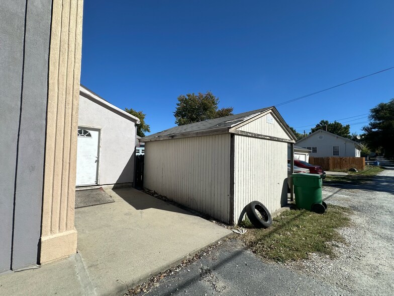 More Photos Of 102 E Park St, Taylorville Freestanding For Sale