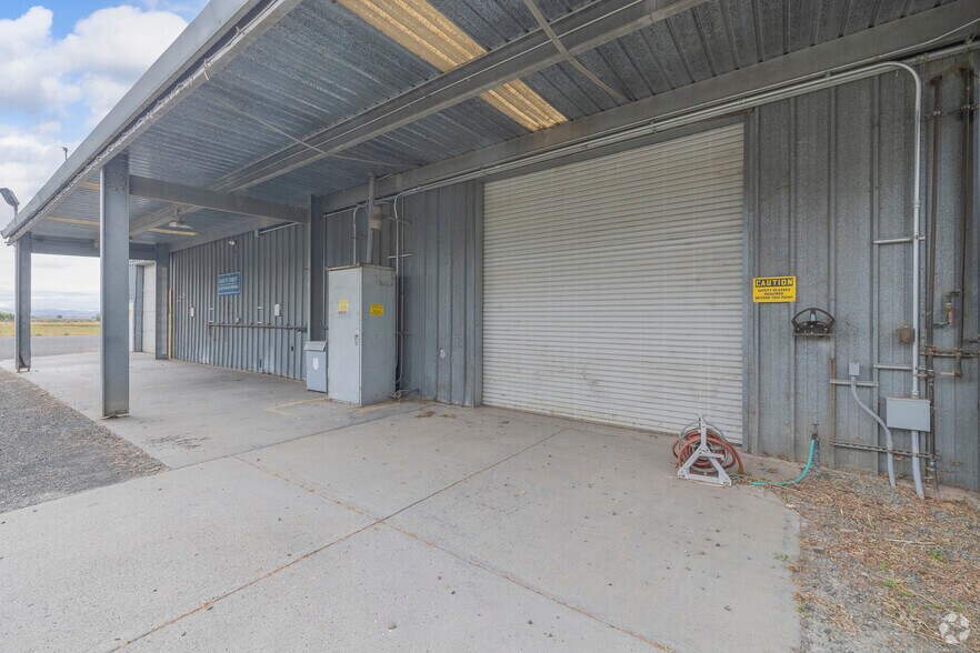 More Photos Of 24200 Arnold Dr, Sonoma Warehouse For Lease