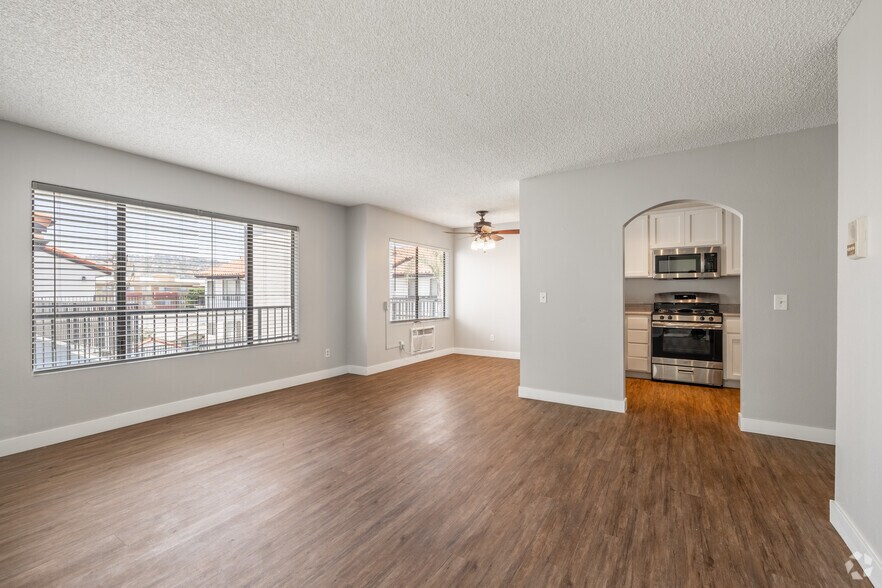 More Photos Of 1318 N Mansfield Ave, Los Angeles Apartments For Sale