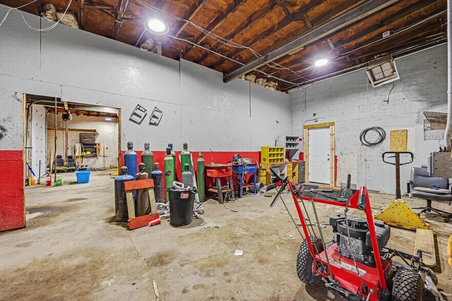 More Photos Of 2610 Imlay City Rd, Lapeer Auto Repair For Sale