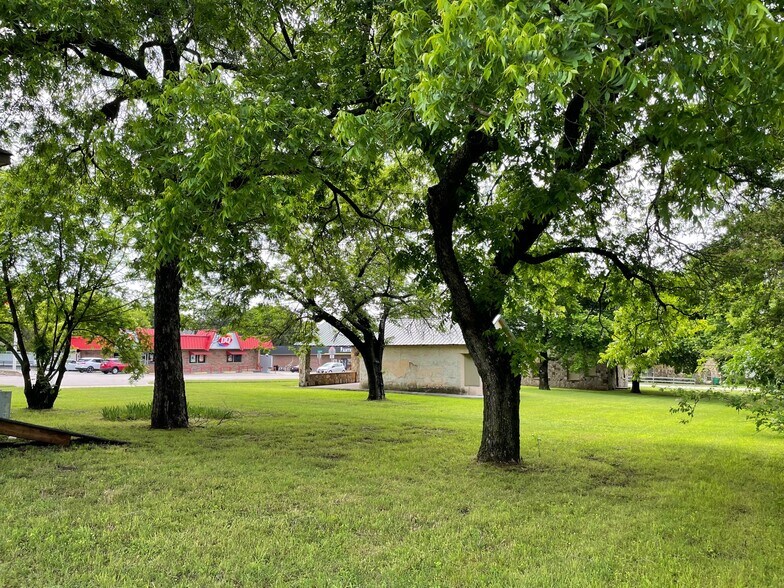 More Photos Of 400 S. Broad Street St, Saint Jo Land For Sale