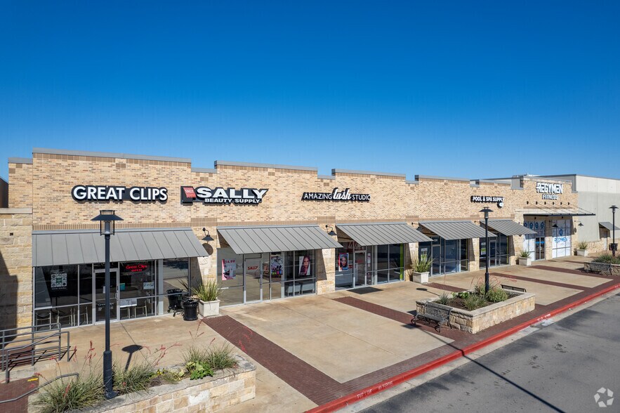 More Photos Of 3021 S Interstate 35, Round Rock General Retail For Lease