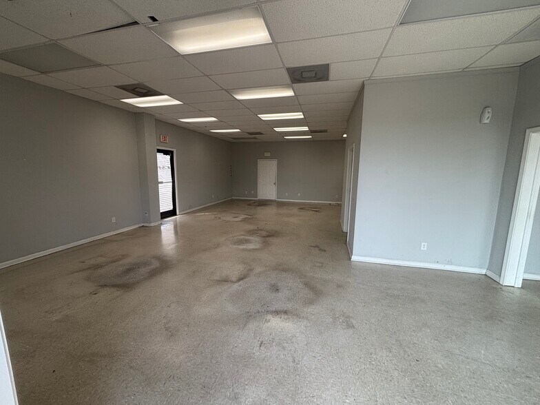 More Photos Of 109 Threet Industrial Rd, Smyrna Flex For Lease