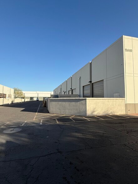 More Photos Of 2610 E Mohawk Ln, Phoenix Warehouse For Sale
