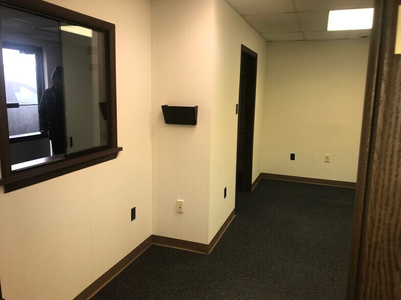 More Photos Of 227 N Jefferson St, New Castle Medical For Sale