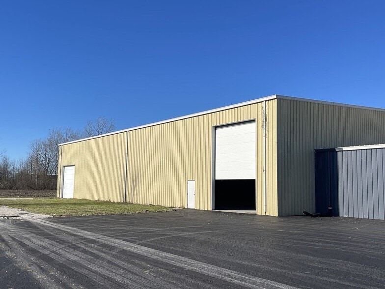 More Photos Of 28663 Glenwood Rd, Perrysburg Manufacturing For Lease