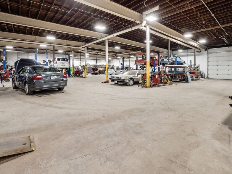 More Photos Of 223 Curtis St, Delaware Manufacturing For Sale