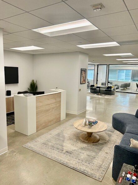 More Photos Of 1640 S Sepulveda Blvd, Los Angeles Office For Lease