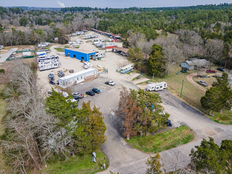 More Photos Of 11400 Thousand Trl, Willis Trailer Camper Park For Sale